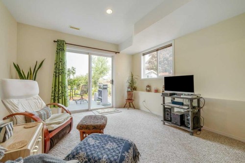 178 Peigan Court West, Lethbridge, AB - Indoor