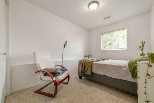 178 Peigan Court West, Lethbridge, AB - Indoor Photo Showing Bedroom
