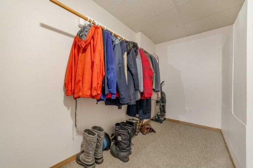 178 Peigan Court West, Lethbridge, AB - Indoor With Storage