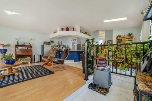 178 Peigan Court West, Lethbridge, AB - Indoor