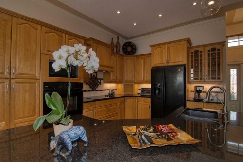 44 Fairmont Point South, Lethbridge, AB - Indoor Photo Showing Kitchen With Double Sink