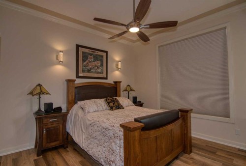 44 Fairmont Point South, Lethbridge, AB - Indoor Photo Showing Bedroom