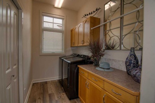 44 Fairmont Point South, Lethbridge, AB - Indoor Photo Showing Laundry Room