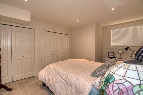 44 Fairmont Point South, Lethbridge, AB - Indoor Photo Showing Bedroom