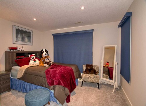 44 Fairmont Point South, Lethbridge, AB - Indoor Photo Showing Bedroom