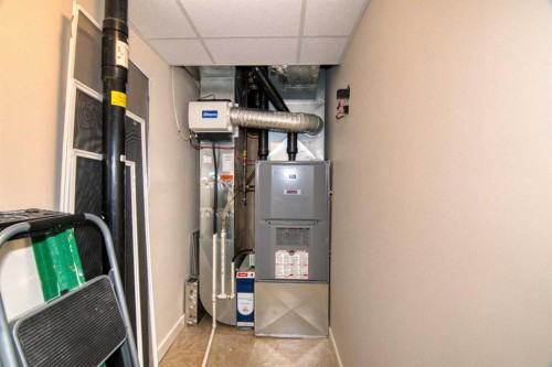 44 Fairmont Point South, Lethbridge, AB - Indoor