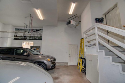 44 Fairmont Point South, Lethbridge, AB - Indoor Photo Showing Garage