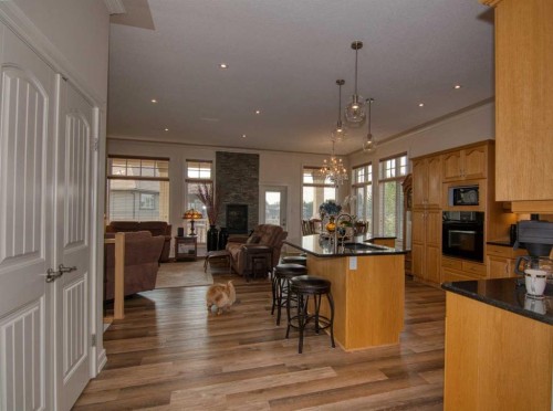 44 Fairmont Point South, Lethbridge, AB - Indoor Photo Showing Kitchen