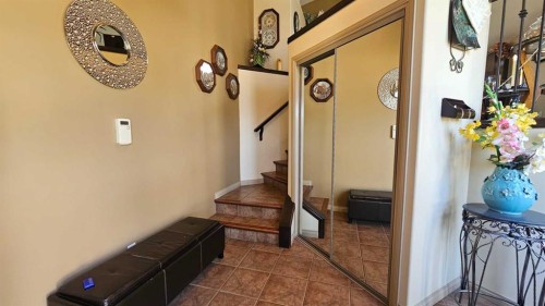 414 Gateway Crescent South, Lethbridge, AB - Indoor Photo Showing Other Room