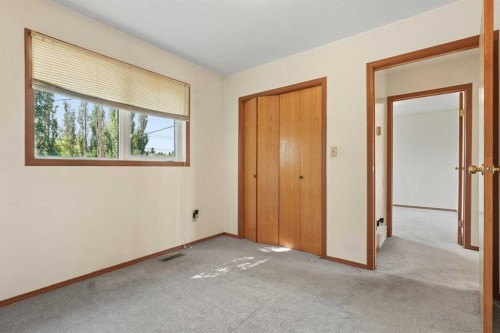 424 53 Avenue, Coalhurst, AB - Indoor Photo Showing Other Room