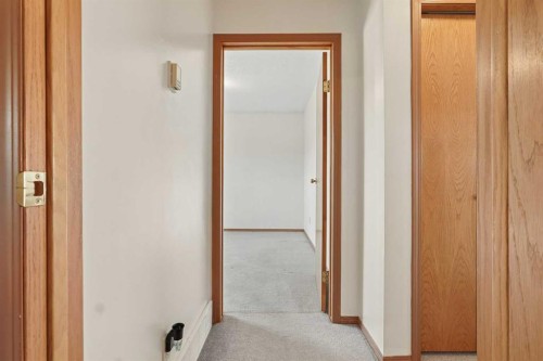424 53 Avenue, Coalhurst, AB - Indoor Photo Showing Other Room