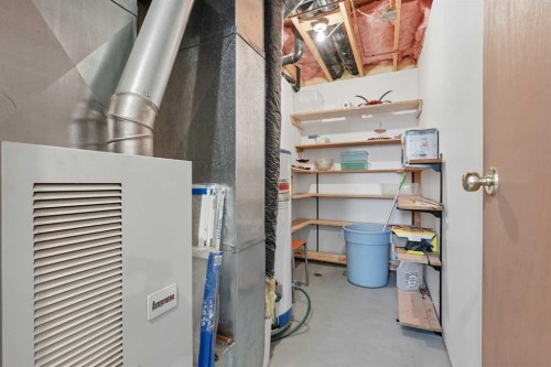 424 53 Avenue, Coalhurst, AB - Indoor Photo Showing Other Room