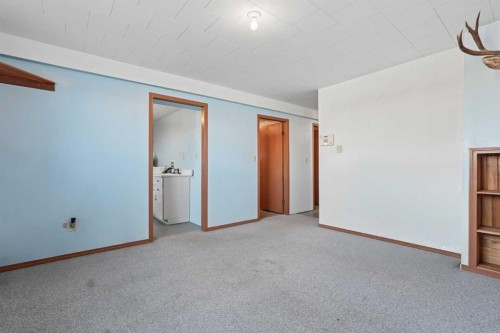 424 53 Avenue, Coalhurst, AB - Indoor Photo Showing Other Room