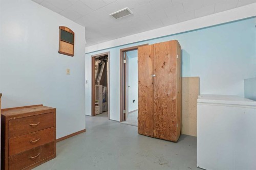 424 53 Avenue, Coalhurst, AB - Indoor Photo Showing Other Room