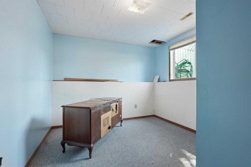 424 53 Avenue, Coalhurst, AB - Indoor Photo Showing Other Room