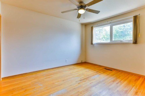 2206 16 Avenue South, Lethbridge, AB - Indoor Photo Showing Other Room