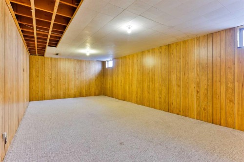 2206 16 Avenue South, Lethbridge, AB - Indoor Photo Showing Other Room