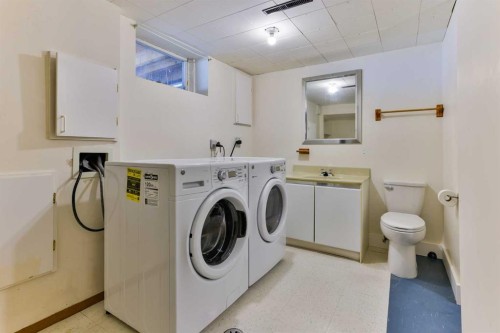 2206 16 Avenue South, Lethbridge, AB - Indoor Photo Showing Laundry Room