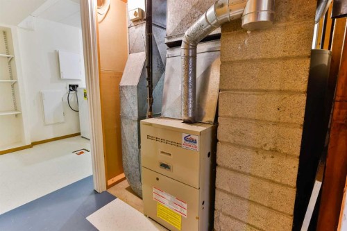 2206 16 Avenue South, Lethbridge, AB - Indoor Photo Showing Basement