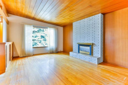 2206 16 Avenue South, Lethbridge, AB - Indoor With Fireplace