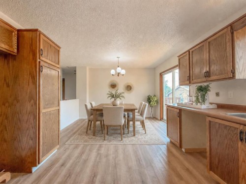 305 51 Avenue, Coalhurst, AB - Indoor