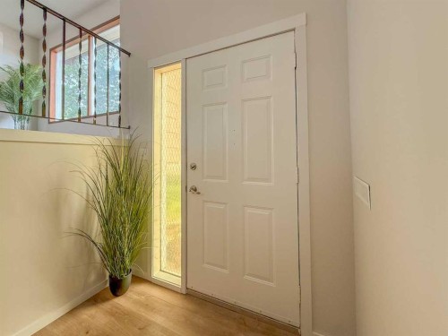 305 51 Avenue, Coalhurst, AB - Indoor Photo Showing Other Room