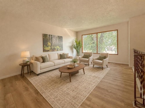 305 51 Avenue, Coalhurst, AB - Indoor Photo Showing Living Room