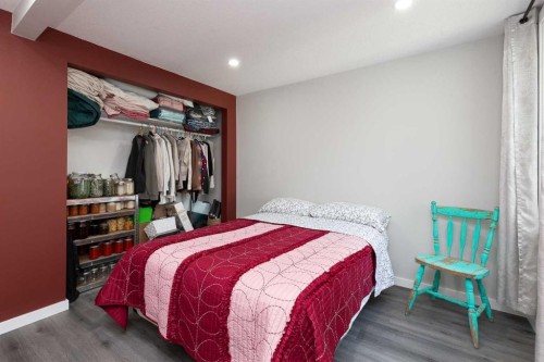 116 S 1 Street West, Magrath, AB - Indoor Photo Showing Bedroom