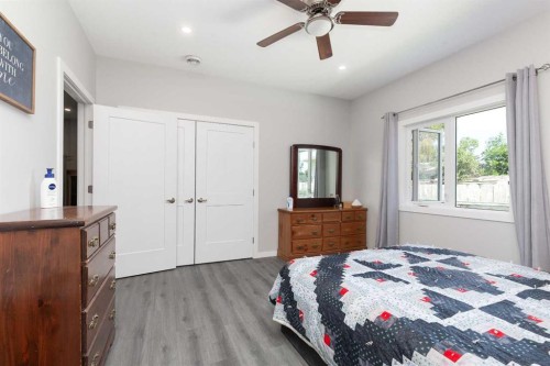 116 S 1 Street West, Magrath, AB - Indoor Photo Showing Bedroom