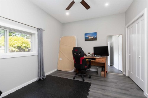 116 S 1 Street West, Magrath, AB - Indoor Photo Showing Office