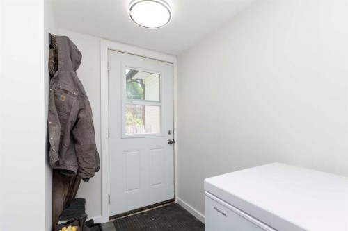 116 S 1 Street West, Magrath, AB - Indoor Photo Showing Other Room