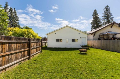 116 S 1 Street West, Magrath, AB - Outdoor