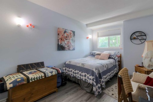 333-1237 4 Avenue South, Lethbridge, AB - Indoor Photo Showing Bedroom