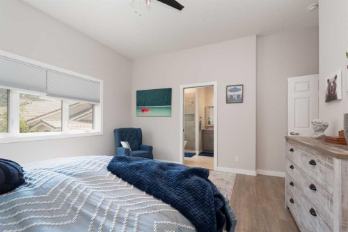 319 Canyon Boulevard West, Lethbridge, AB - Indoor Photo Showing Bedroom