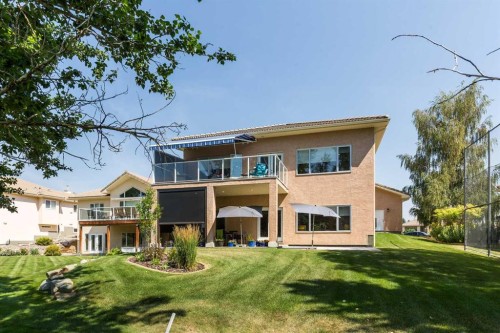 319 Canyon Boulevard West, Lethbridge, AB - Outdoor