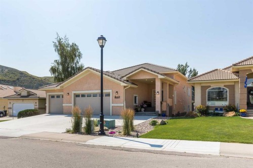 319 Canyon Boulevard West, Lethbridge, AB - Outdoor With Facade