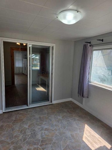 511 12C Street North, Lethbridge, AB - Indoor Photo Showing Other Room