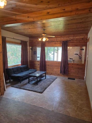 511 12C Street North, Lethbridge, AB - Indoor Photo Showing Other Room