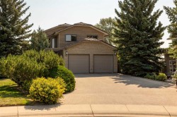 33 Ridgewood Crescent WEST Lethbridge, AB T1K 5Y1