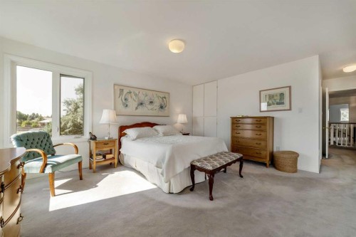 33 Ridgewood Crescent West, Lethbridge, AB - Indoor Photo Showing Bedroom