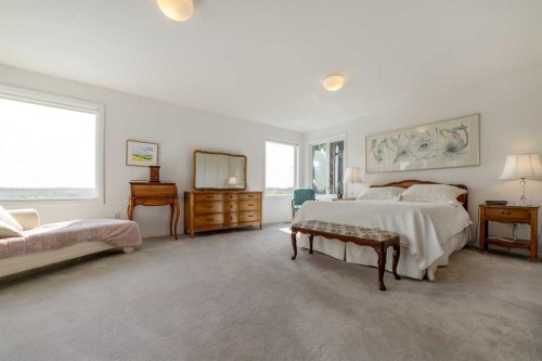 33 Ridgewood Crescent West, Lethbridge, AB - Indoor Photo Showing Bedroom