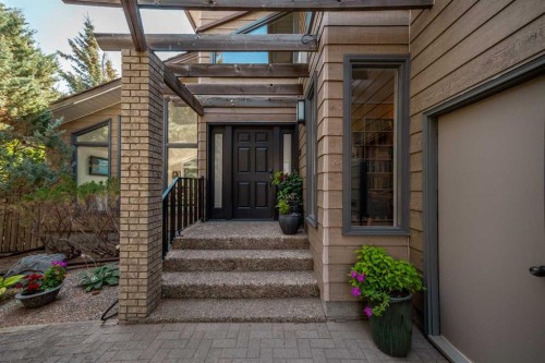 33 Ridgewood Crescent West, Lethbridge, AB - Outdoor