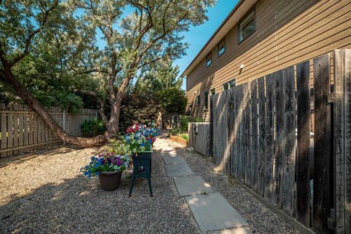 33 Ridgewood Crescent West, Lethbridge, AB - Outdoor