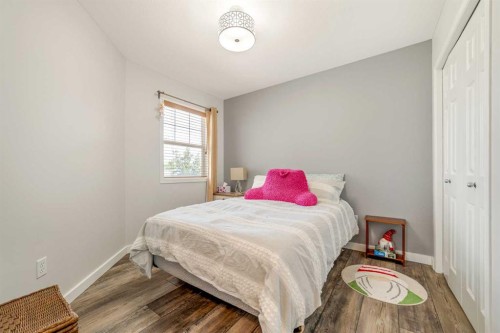 68 Blackfoot Circle West, Lethbridge, AB - Indoor Photo Showing Bedroom