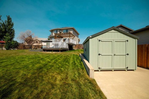 68 Blackfoot Circle West, Lethbridge, AB - Outdoor With Deck Patio Veranda