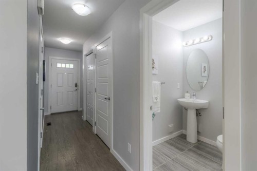 4-1220 Keystone, Lethbridge, AB - Indoor
