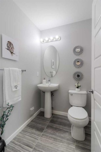4-1220 Keystone, Lethbridge, AB - Indoor Photo Showing Bathroom