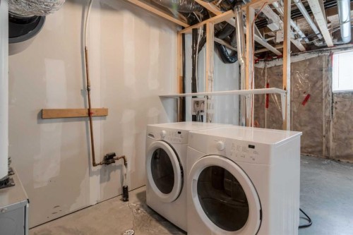 4-1220 Keystone, Lethbridge, AB - Indoor Photo Showing Laundry Room