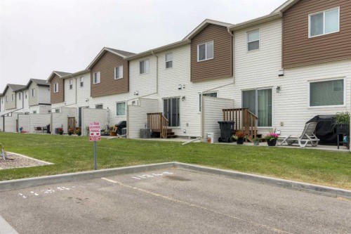 4-1220 Keystone, Lethbridge, AB - Outdoor With Exterior