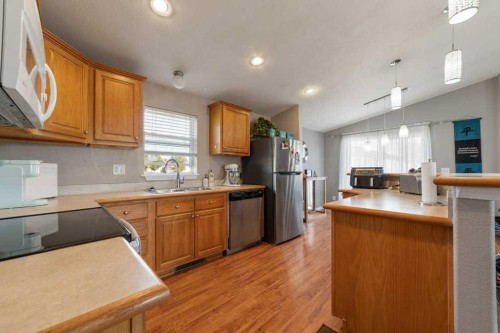 414 Conductor Boulevard, Coaldale, AB 